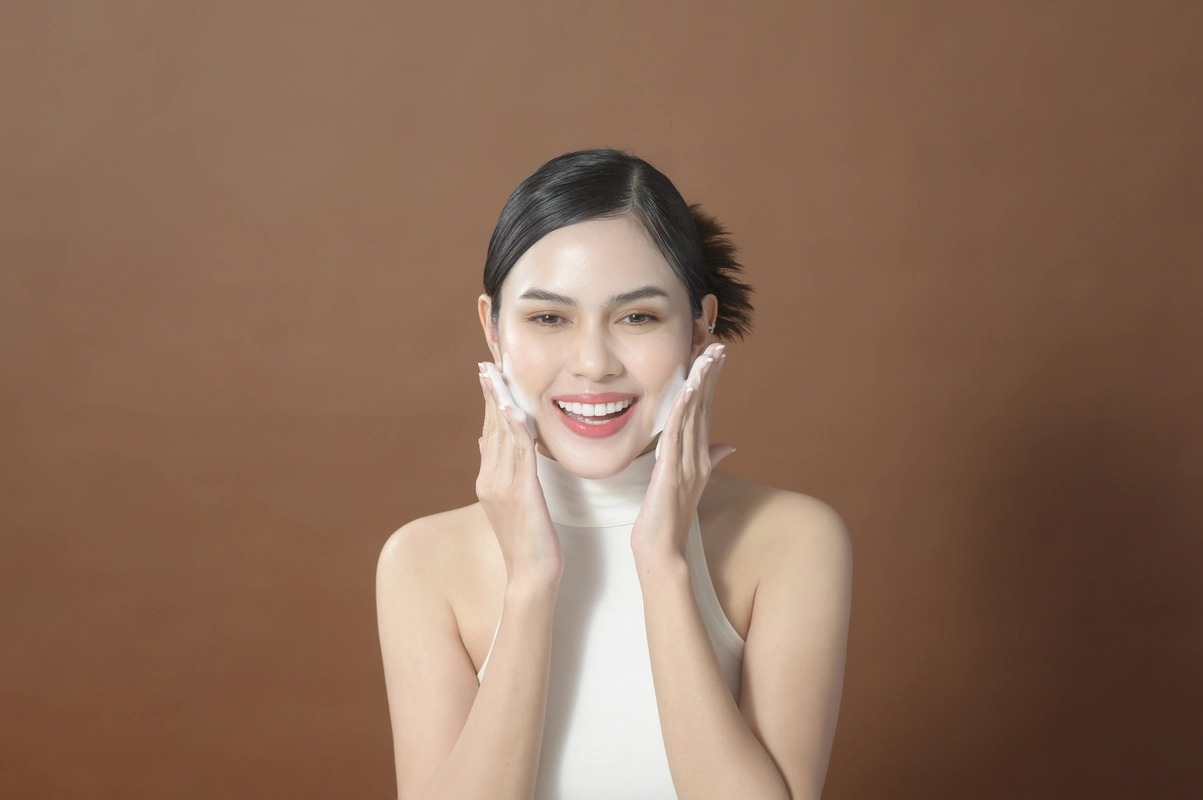 perbedaan facial wash dan facial cleanser